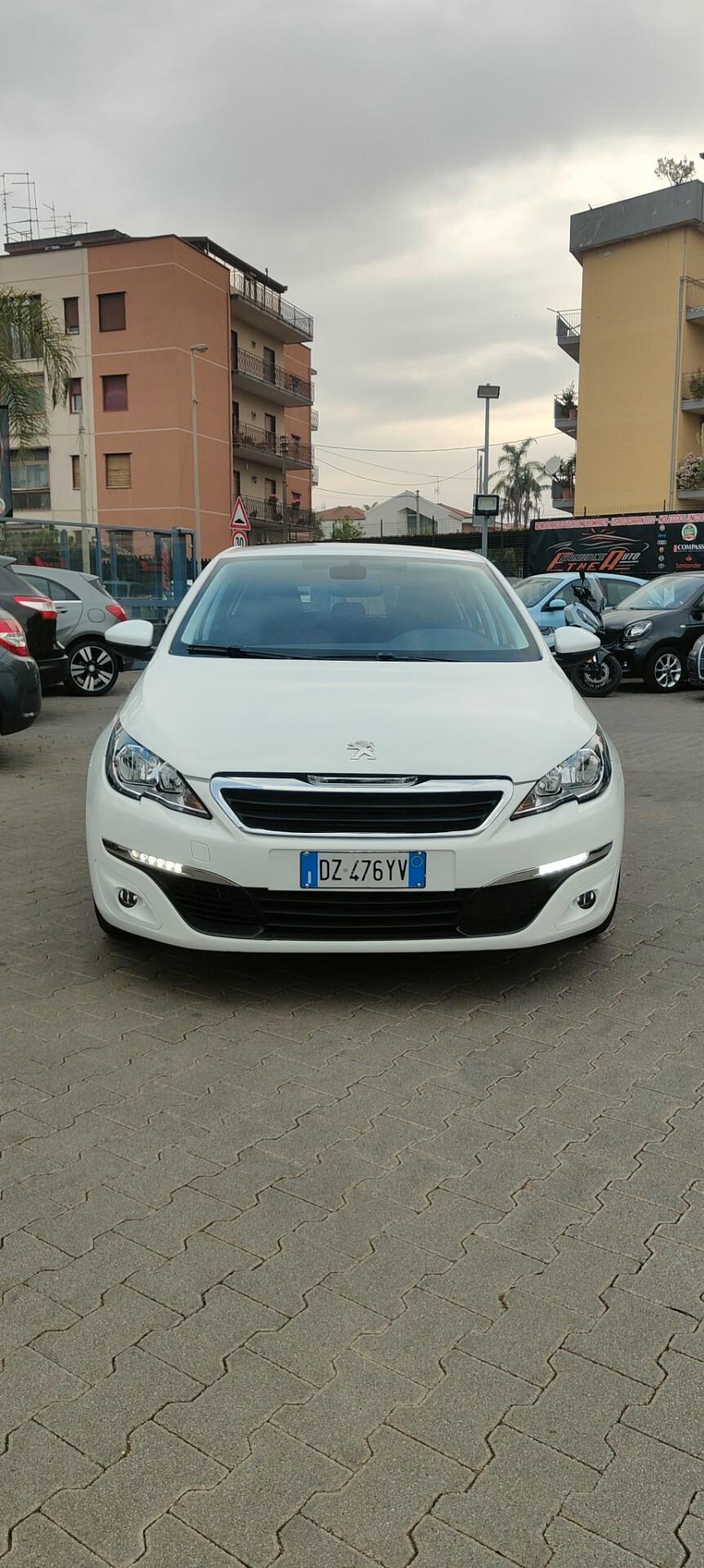 Peugeot 308 BlueHDi 120 Allure cambio automatico