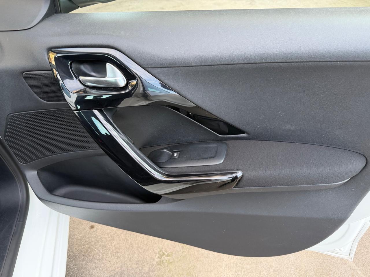 Peugeot 208 1.4 HDi 68 CV 5 porte Active