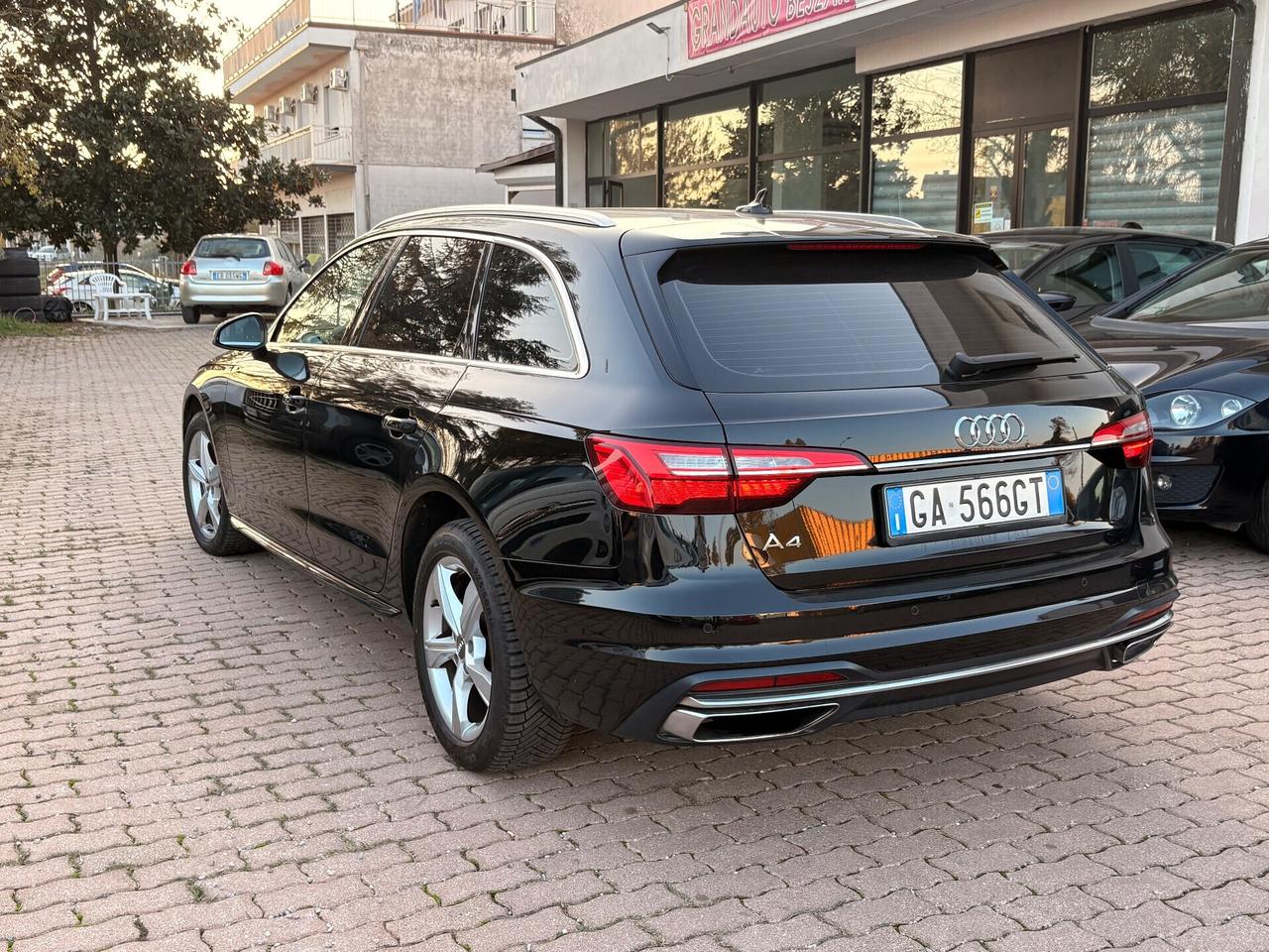 Audi A4 Avant 40 TDI S tronic line edition