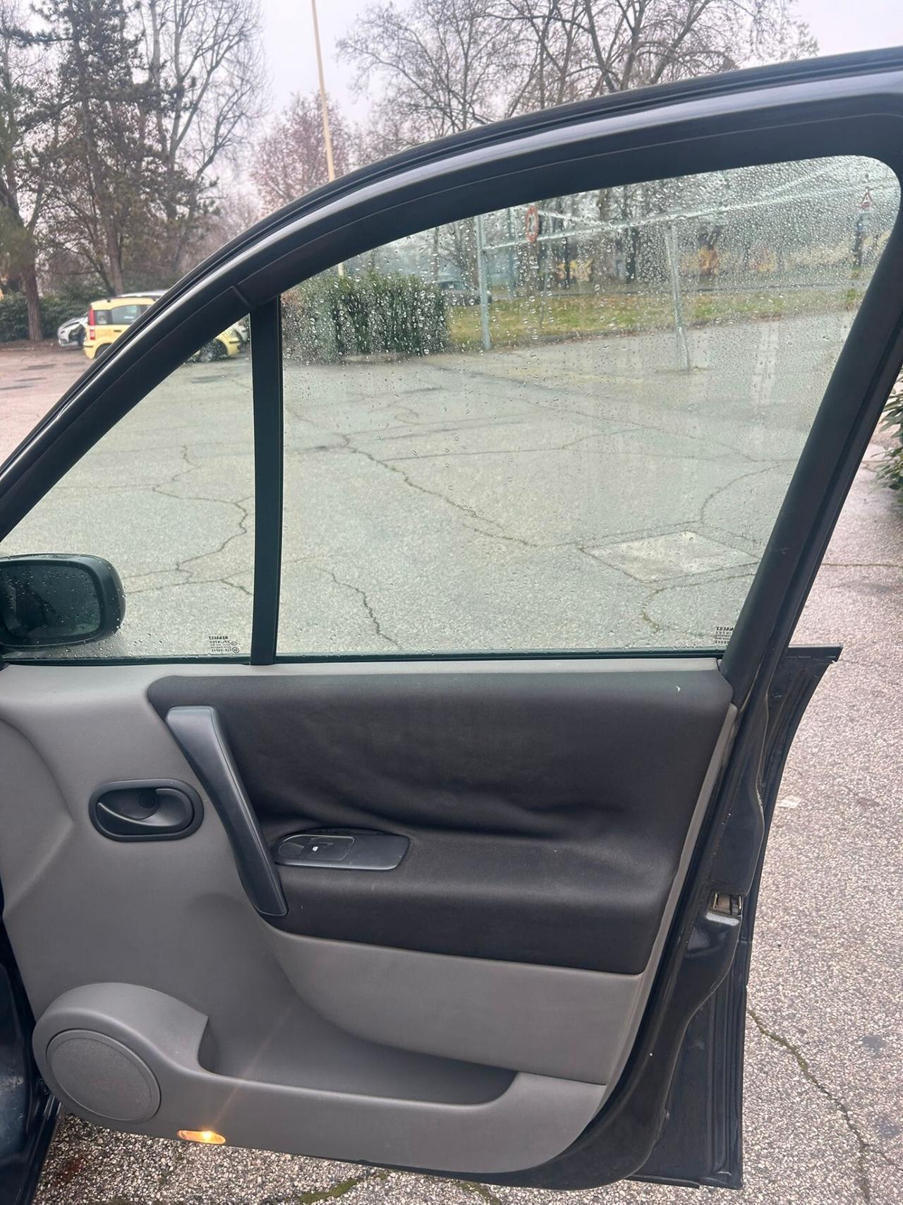 Renault Scenic Scénic 1.9 dCi/130CV Confort