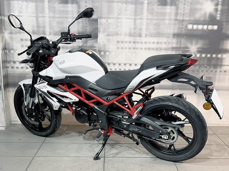 Benelli BN 125