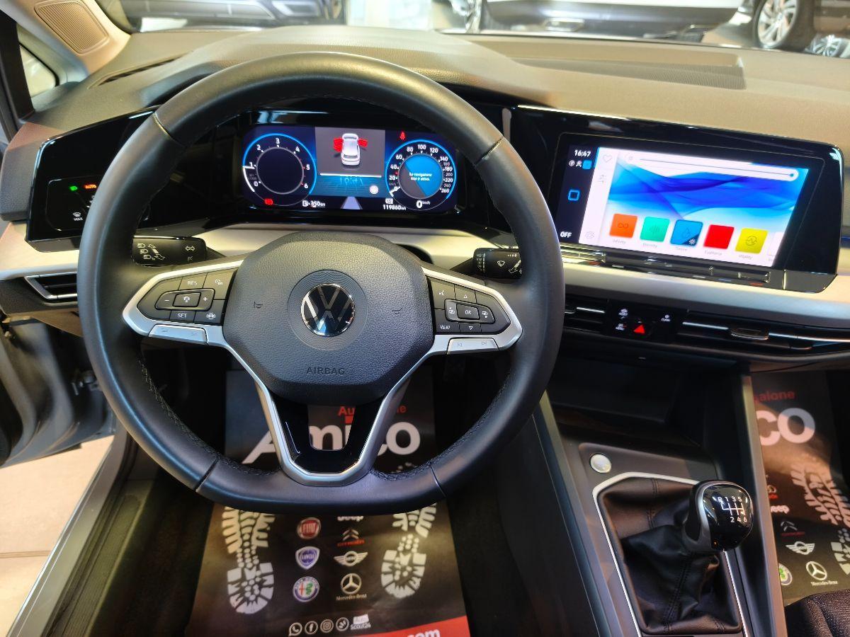 VOLKSWAGEN Golf 8 2.0 TDI Luci Ambient-Cockpit