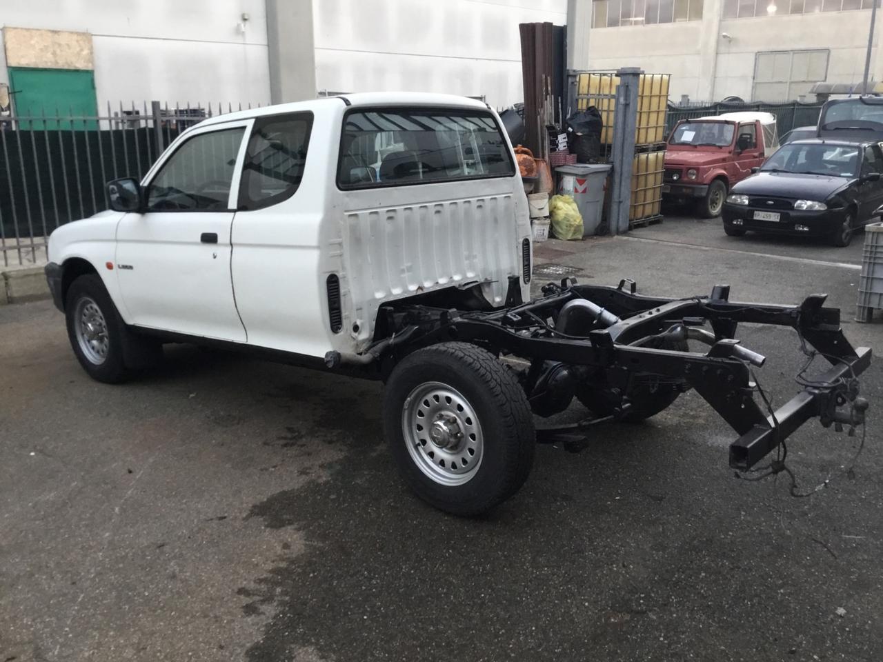Mitsubishi L200 cassone ribaltabile