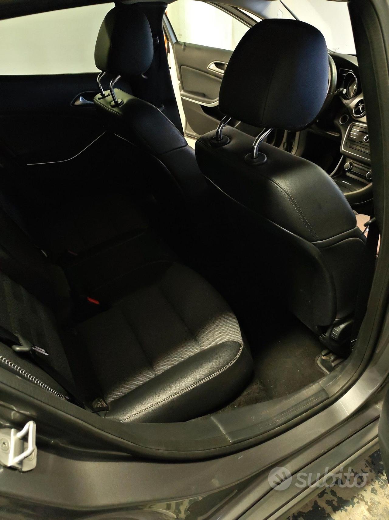 Mercedes-Benz GLA200d 136cv Business
