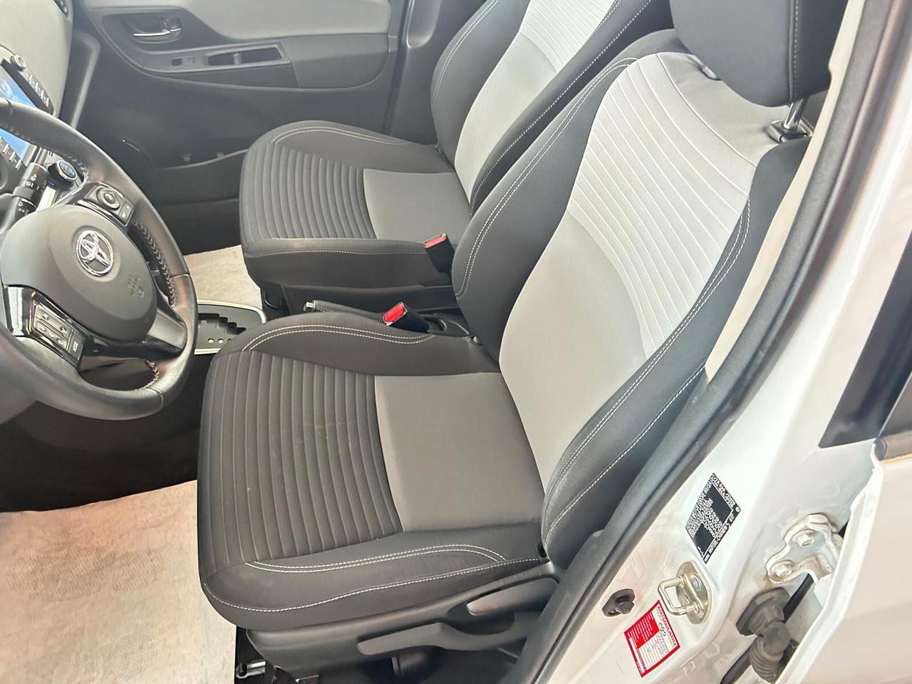 Toyota Yaris 1.5 Hybrid 5 porte Business