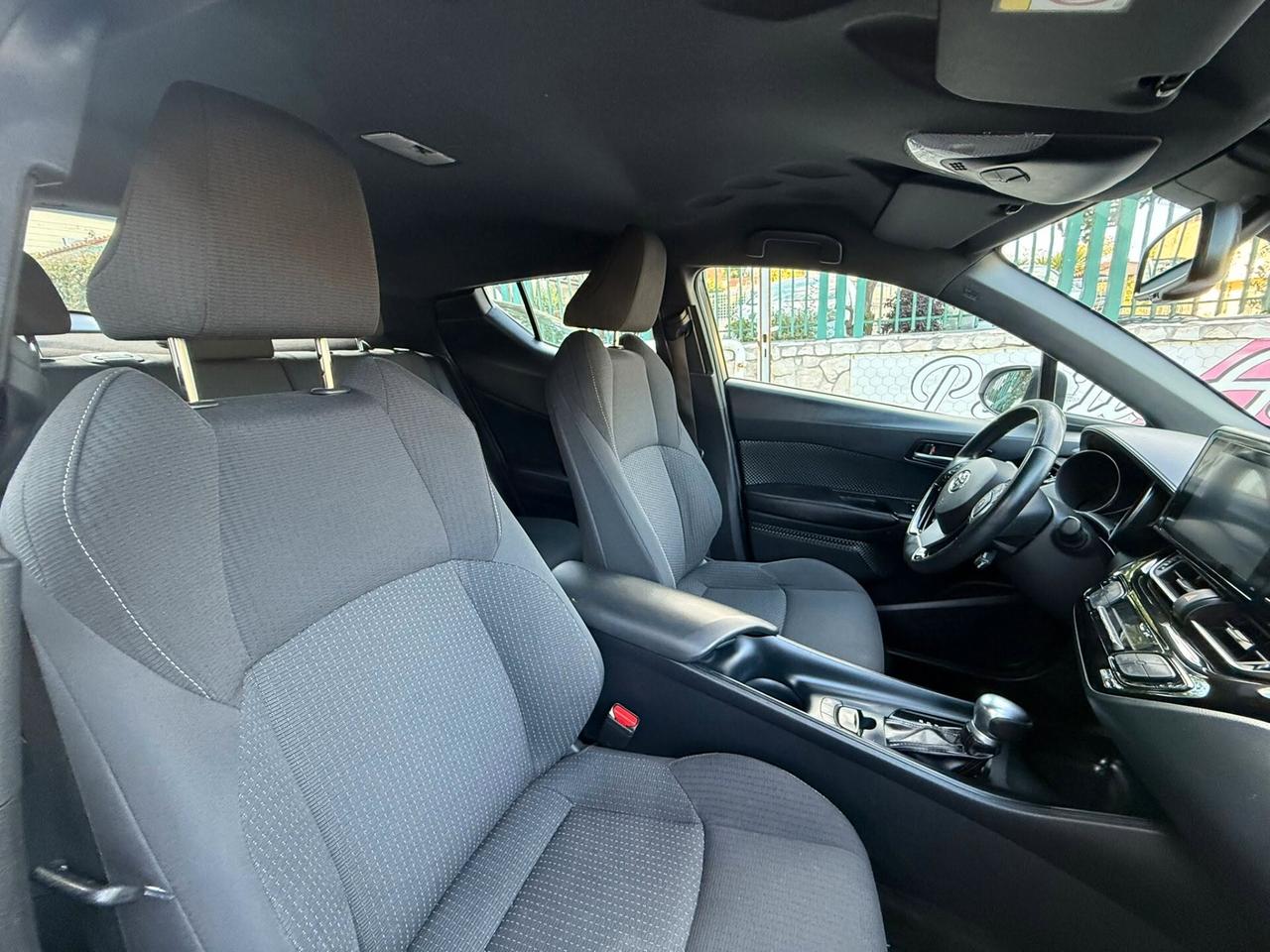 Toyota C-HR 1.8 Hybrid E-CVT Lounge