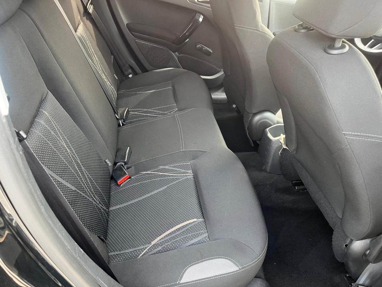 Peugeot 208 1.4 HDi 68 CV 5 porte Active