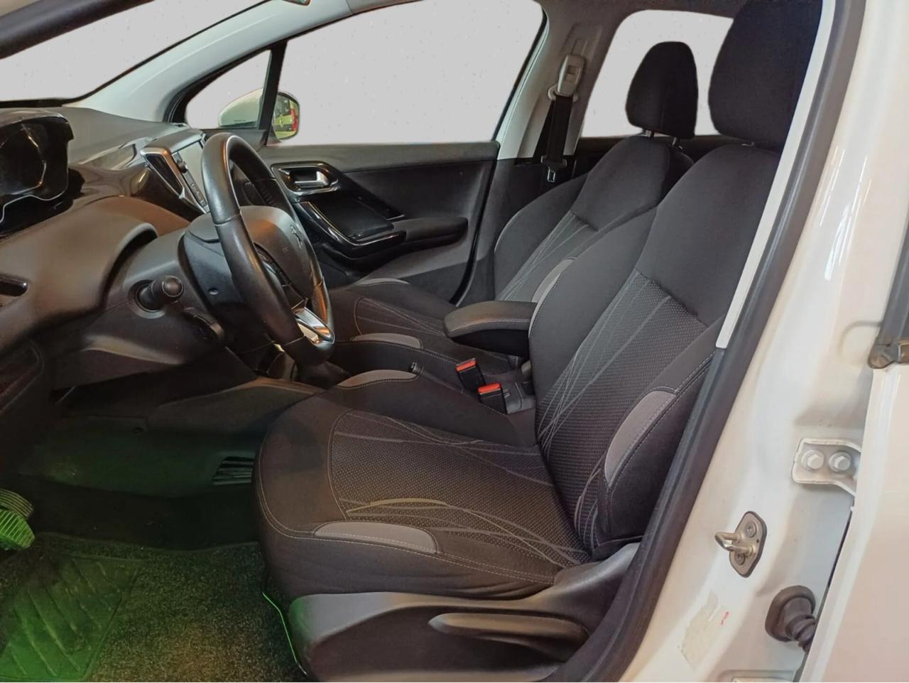 Peugeot 208 1.4 HDi 68 CV 5 porte Allure
