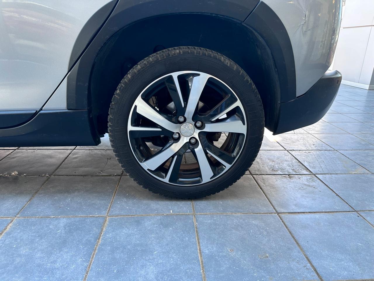 Peugeot 2008 BlueHDi 120 S&S Allure