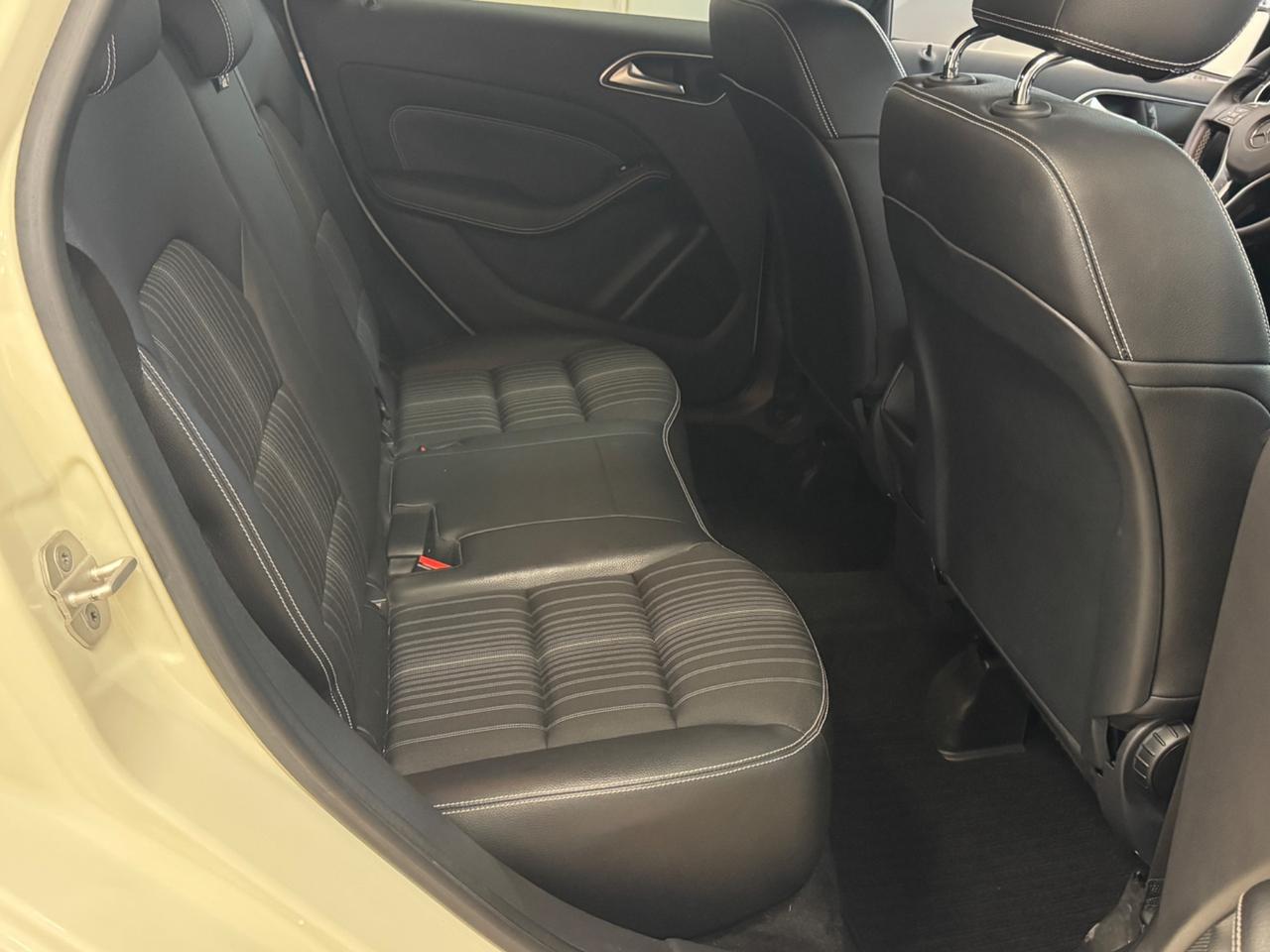 Mercedes-benz B 180 Premium Navi Camera Bluet Vetri Scuri Xeno Led Tagliandi MB