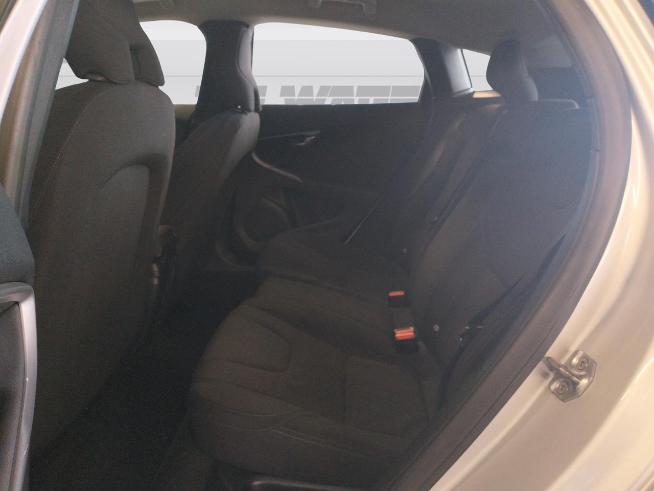 Volvo V40 D2 1.6 Momentum - NEOPATENTATI