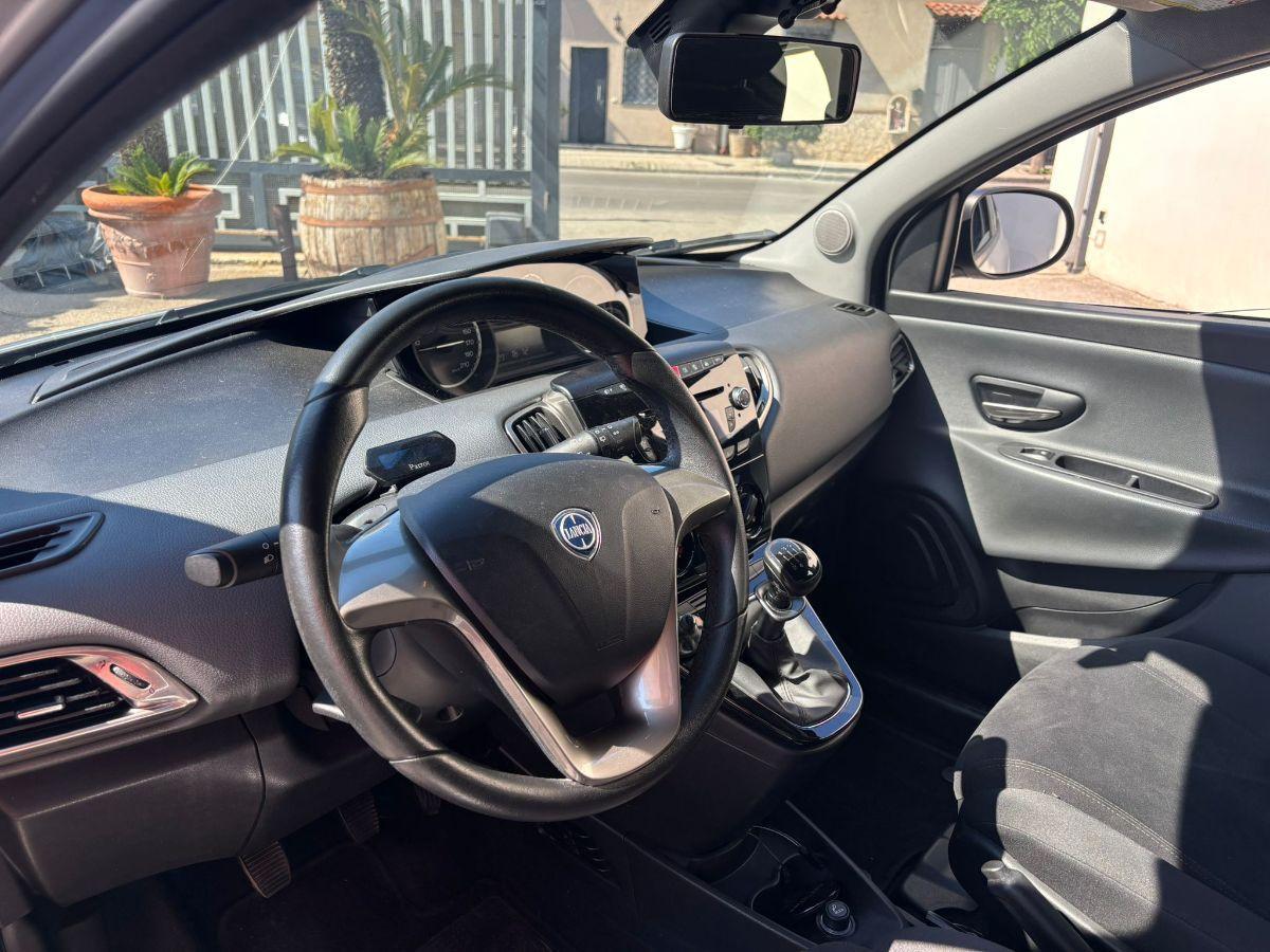 LANCIA Ypsilon 1.2 69 CV 5 porte S&S Silver