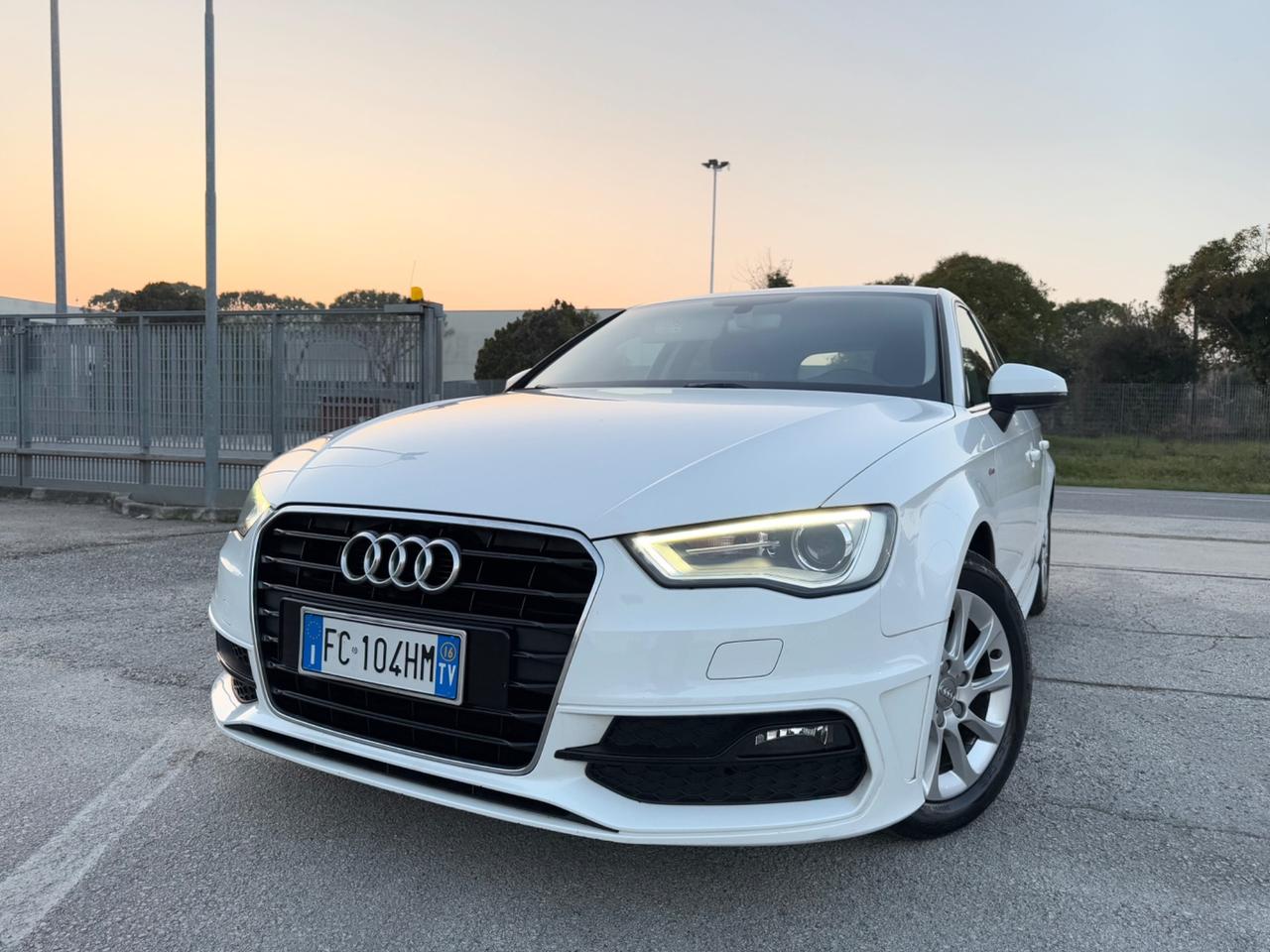 AUDI A3 Sportback 1.6 Tdi Admired S-LINE-Led Navi