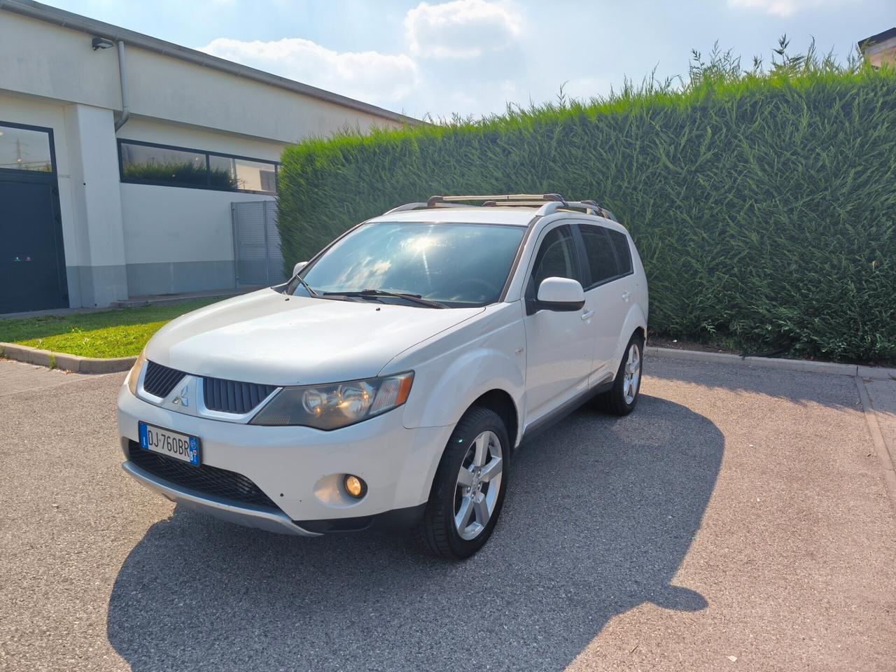Mitsubishi Outlander 2.0D 7 posti gancio traino