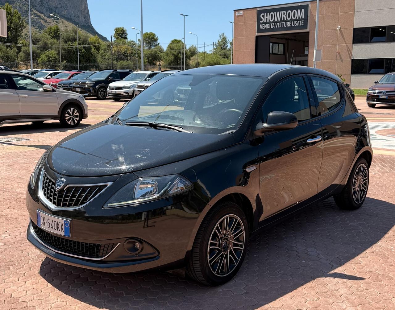 Lancia Ypsilon 1.0 Hybrid Gold | Compatta, Elegante e Super Accessoriata
