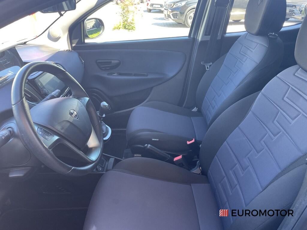 Lancia Ypsilon 1.0 FireFly Hybrid Platino