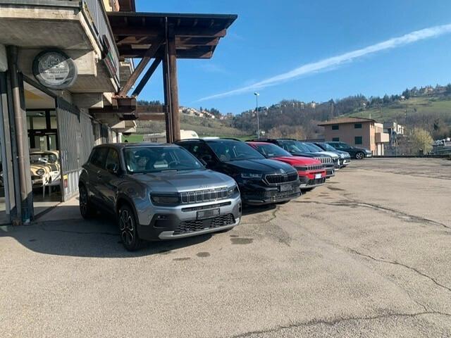 Jeep Avenger Summit-kmo-hybrid bi color grigio nero-disponiamo di tutta la gamma jeep km o