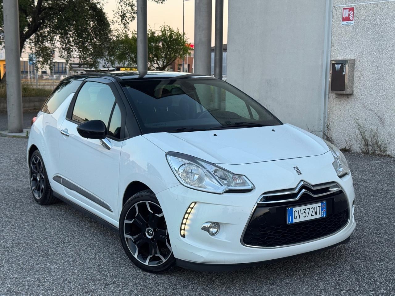 Citroen DS3 3 1.2 VTi 82cv Neopatentati