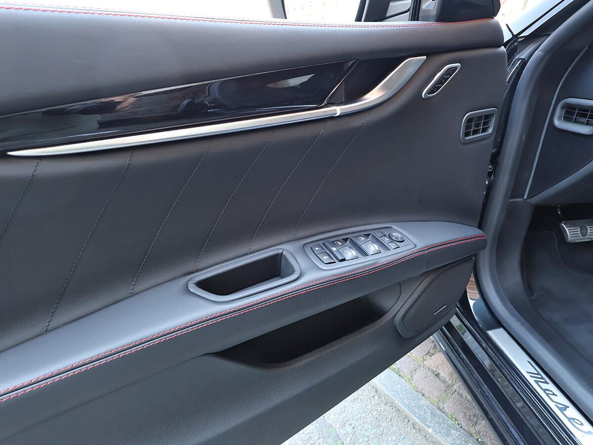 Maserati Ghibli Modena S Q4 3.0 V6 430 cv