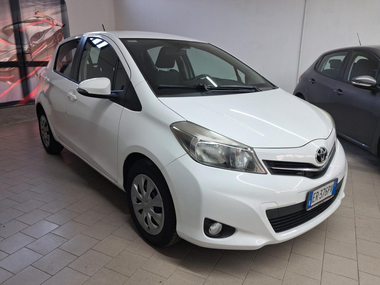 Toyota Yaris 1.0 5 porte Lounge
