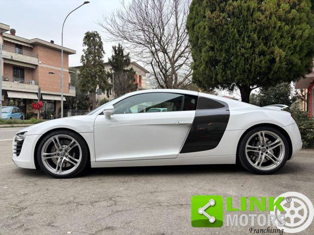 AUDI R8 4.2 V8 FSI quattro R tronic