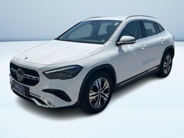 Mercedes GLA 180 180 D Progressive Advanced 8G-DCT
