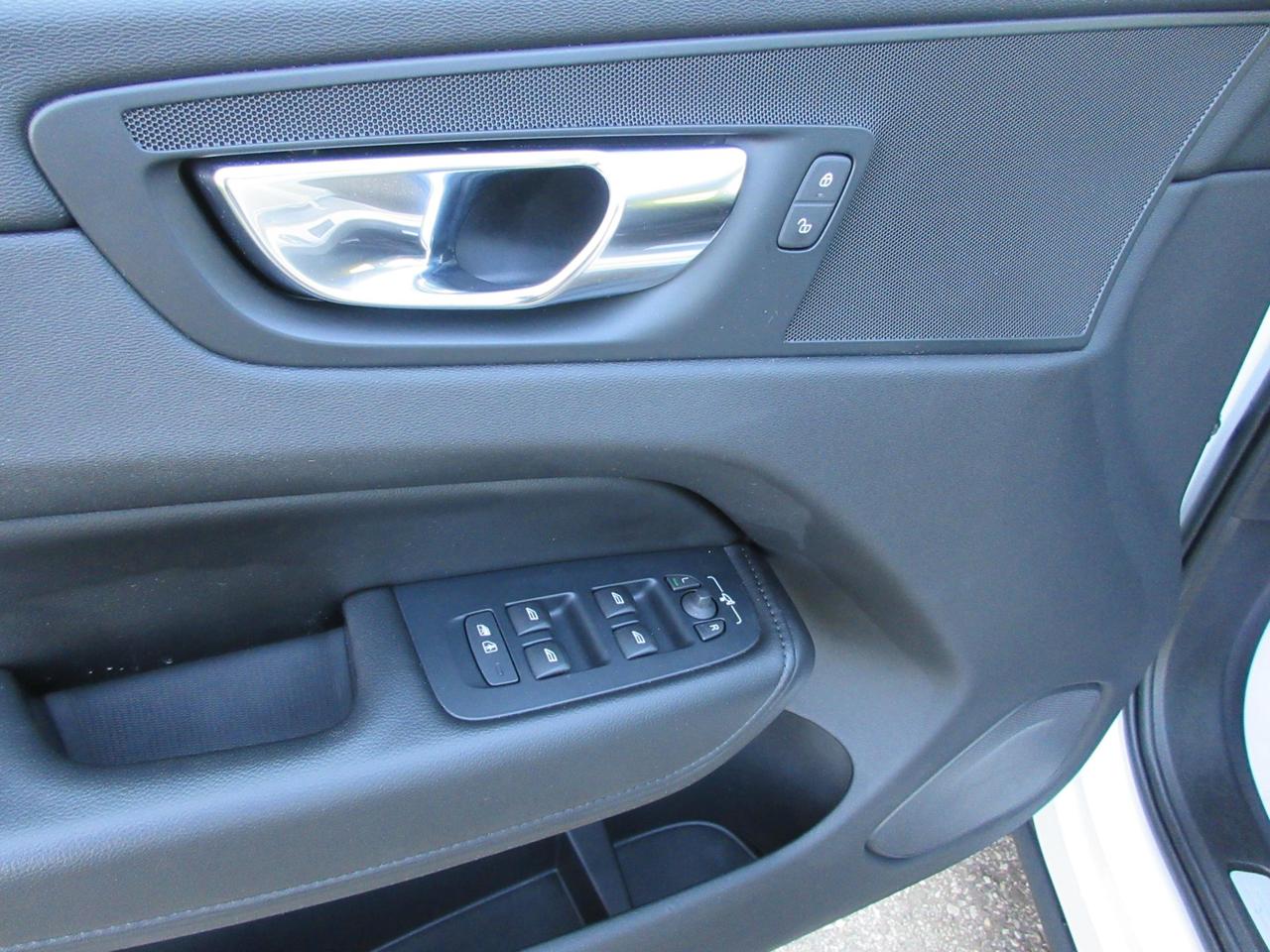 Volvo XC60 2.0 b4 Momentum auto