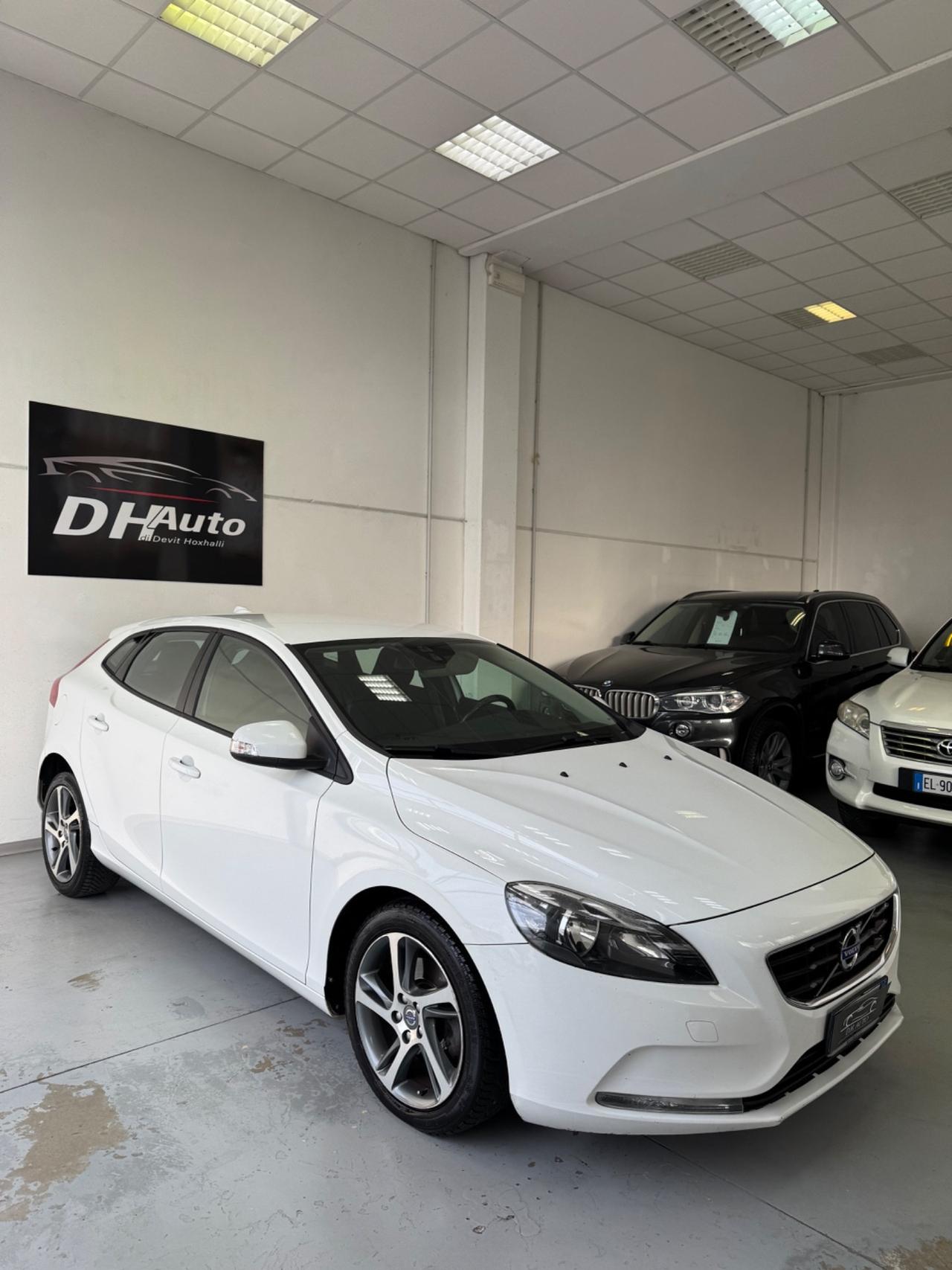 Volvo V40 D2 R-design Momentum