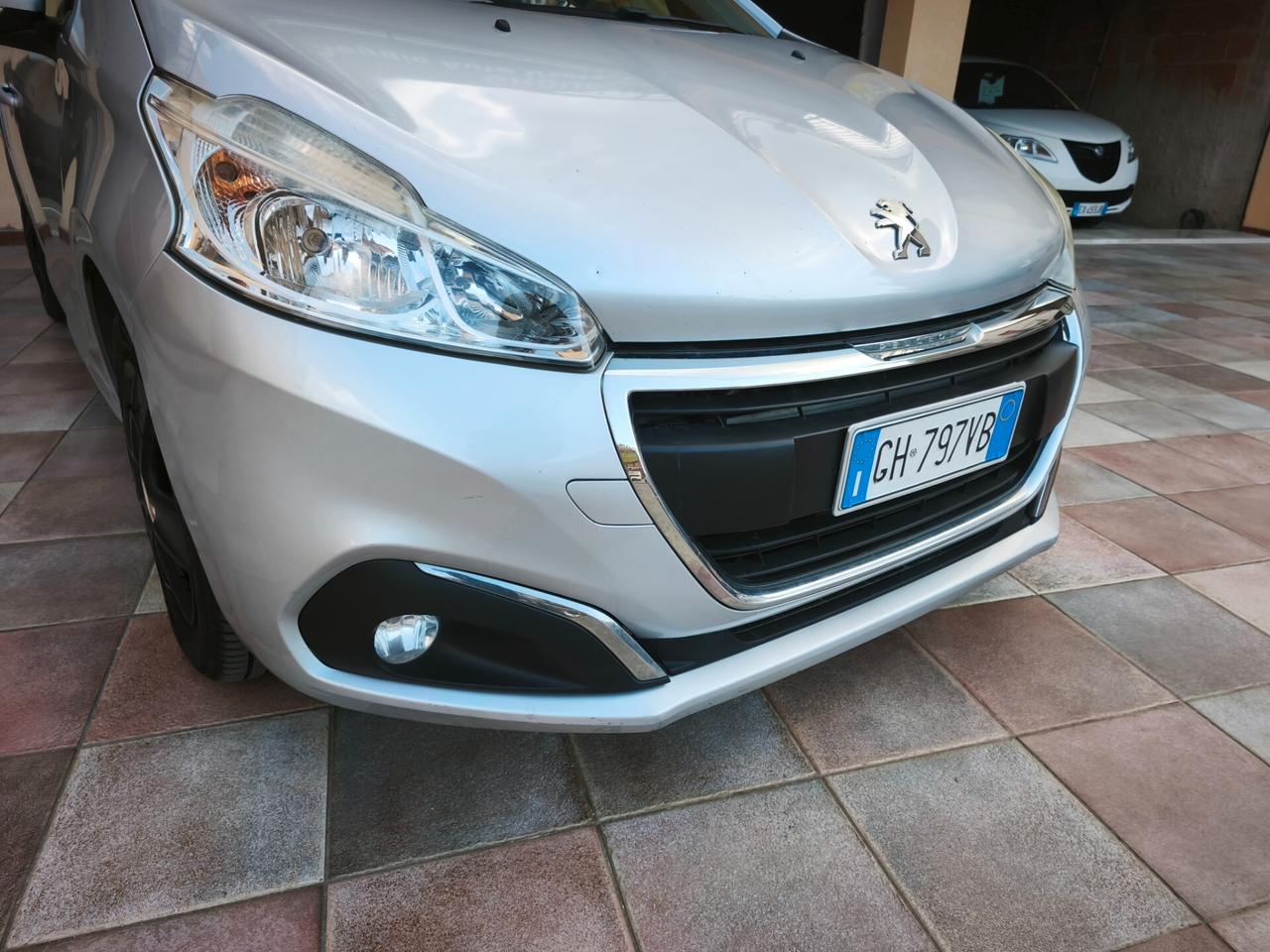 Peugeot 208 1.6 BlueHDi 75 CV