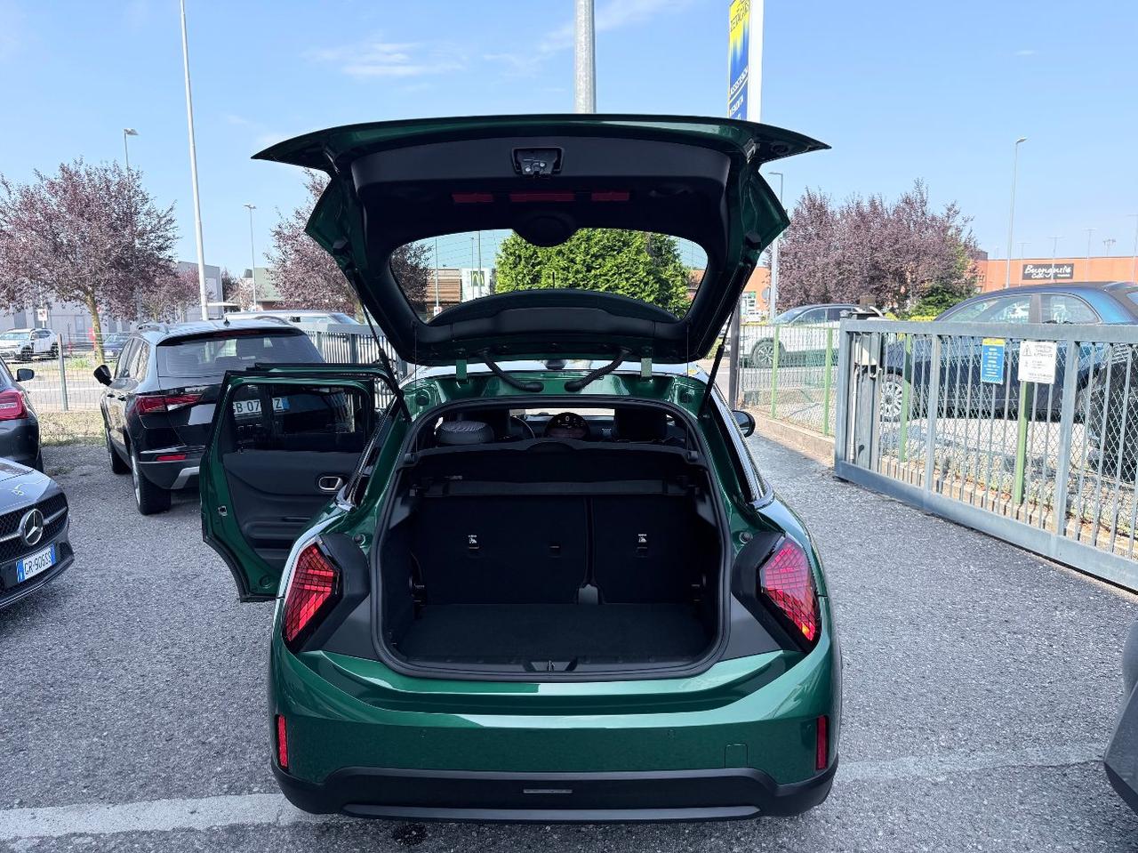 Mini Cooper 5 Porte C Favoured 1.5 Auto Favoured