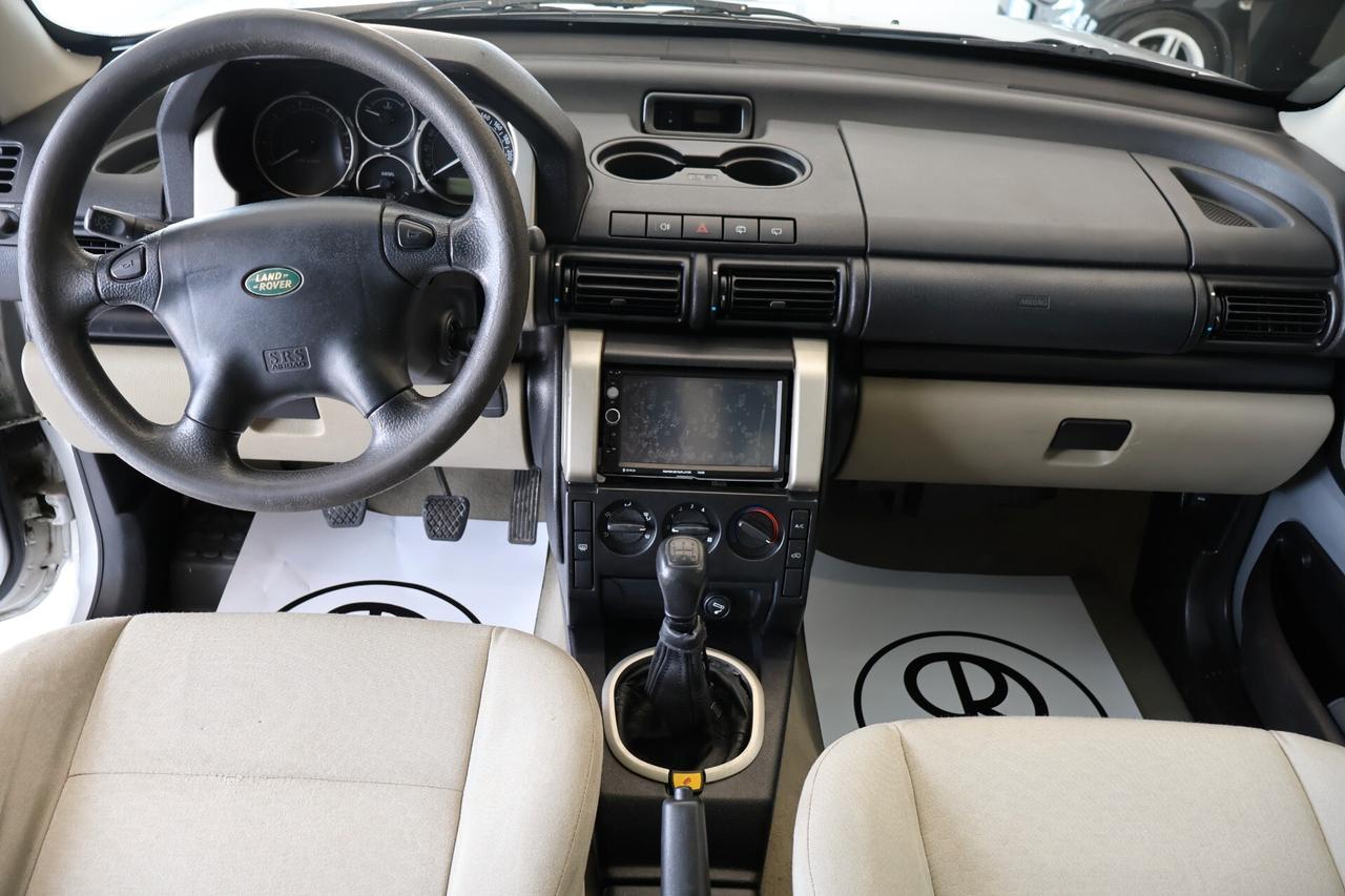 Land Rover Freelander 2.0 td4 3P gancio traino