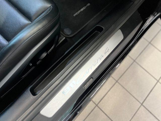 PORSCHE 911 Carrera 4 //TOTAL BLACK//