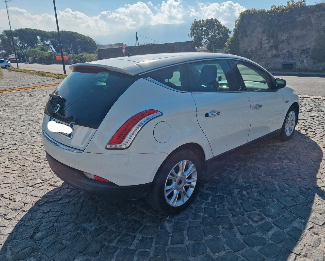 Lancia Delta 1.6 MJT DPF 105 CV Gold