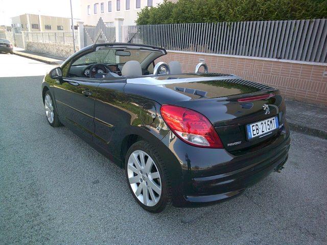 PEUGEOT 207 1.6 8V HDi 112CV CC Féline