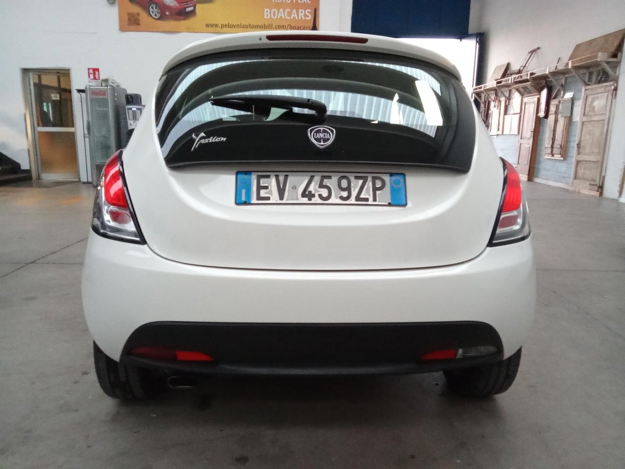 Lancia Ypsilon 1.2 69 CV . Neopatentati