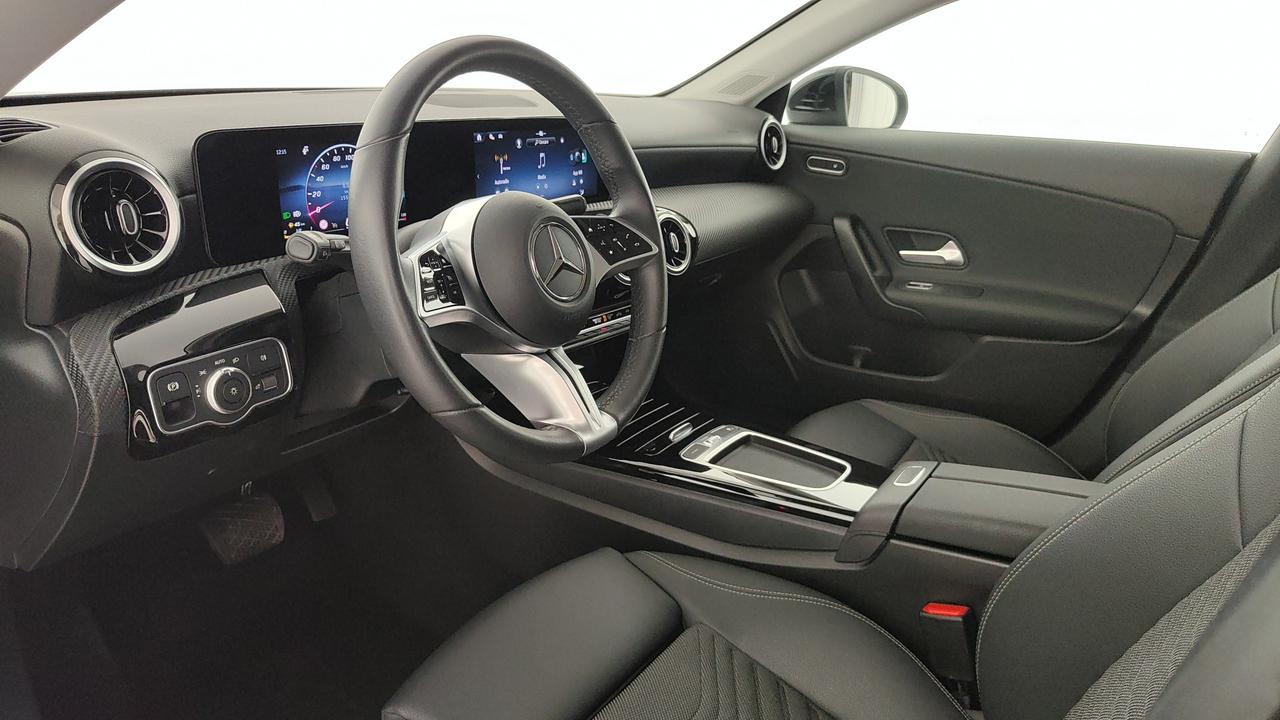 Mercedes-Benz CLA Shooting Brake 180 d Advanced auto