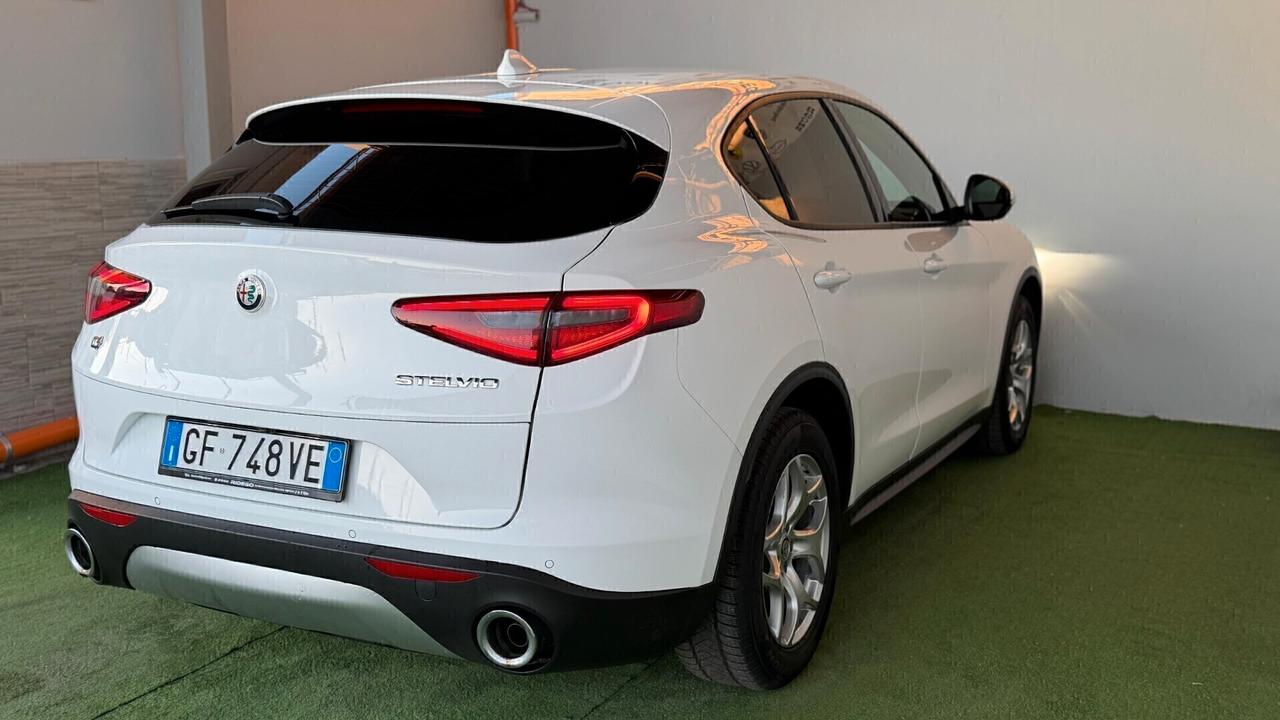 Alfa Romeo Stelvio 2.2 Turbodiesel 190 CV AT8 Q4 Executive