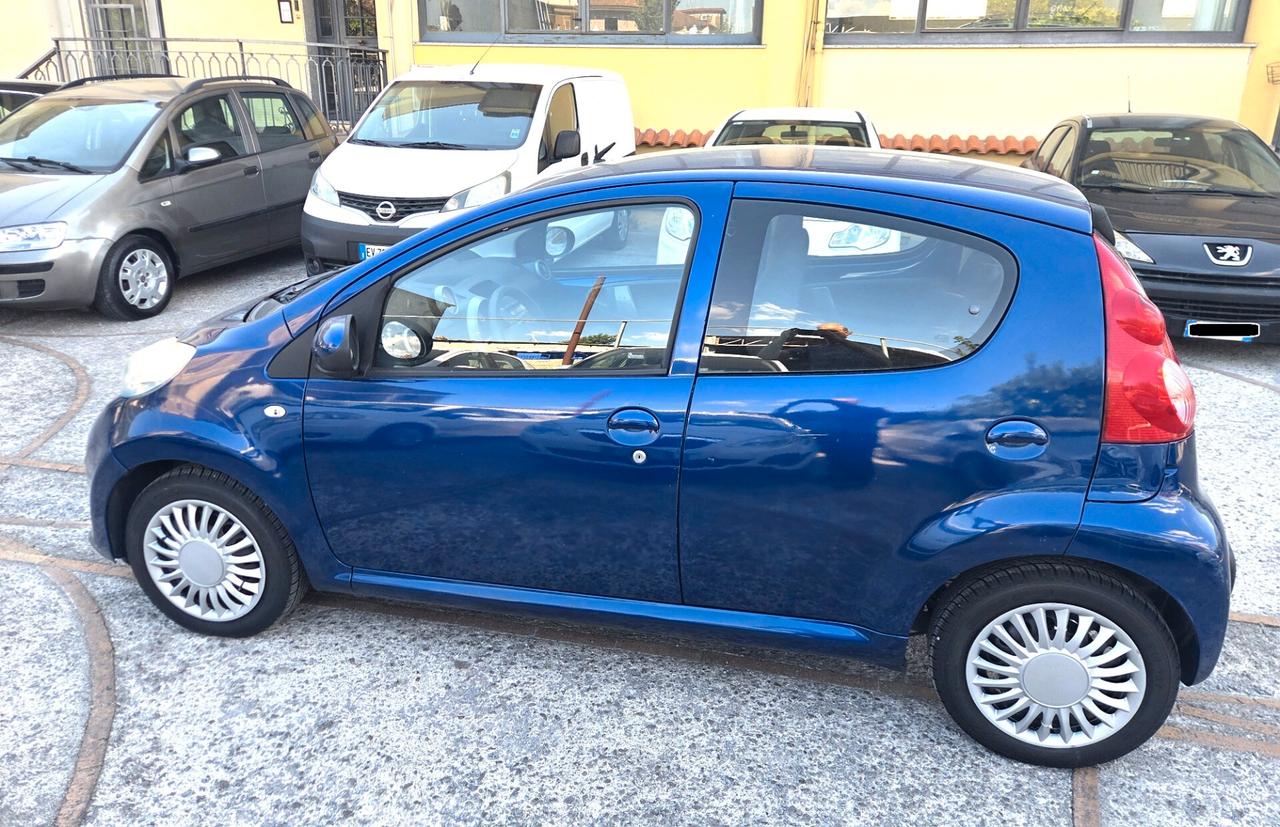 Peugeot 107 1.0 68CV 5p. TAGLIANDATA CLIMA RADIO