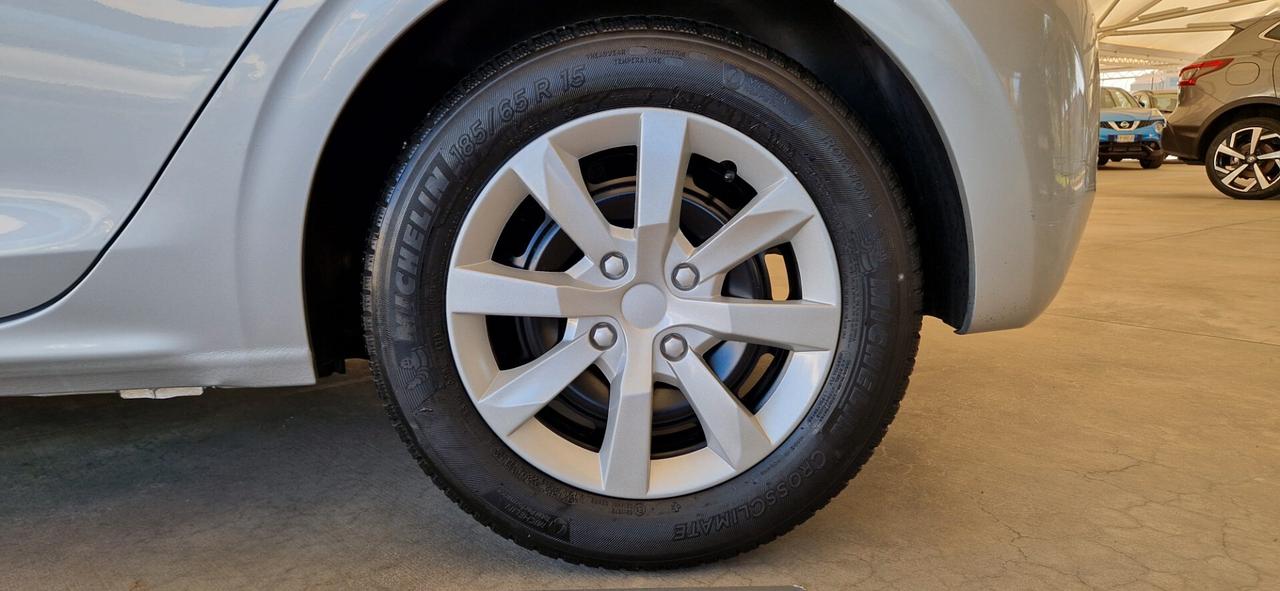 Peugeot 208 1.4 eHDi 68cv Automatica