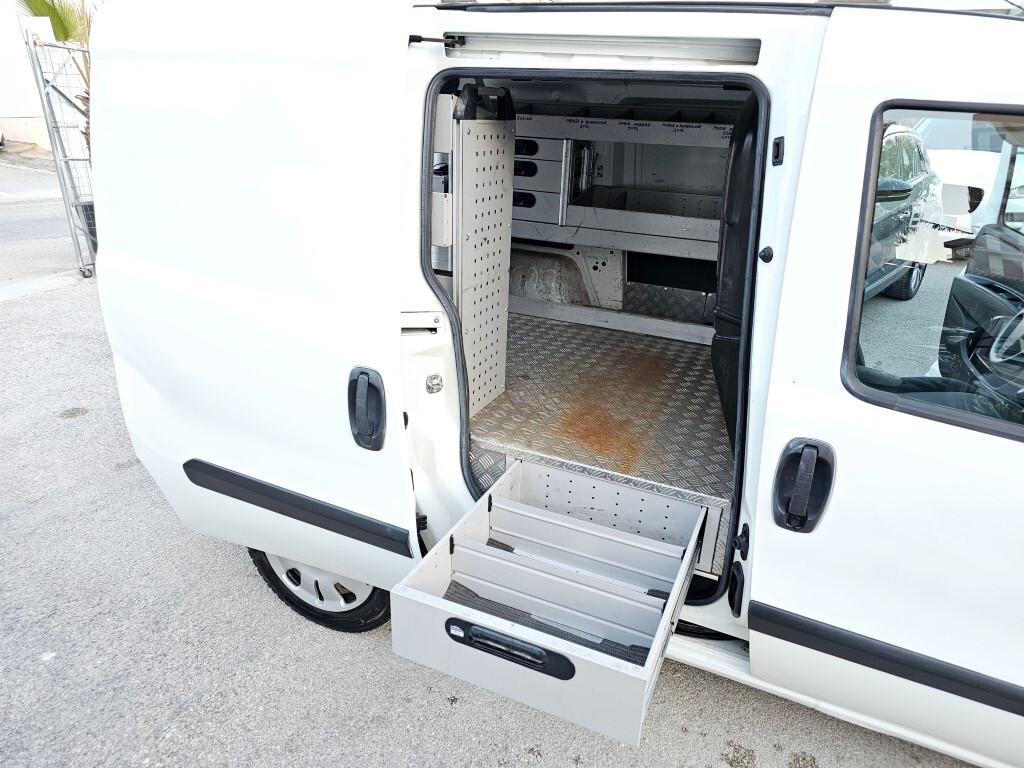 Fiat Doblo 1.6 MJTD 105CV CON SCAFFALI