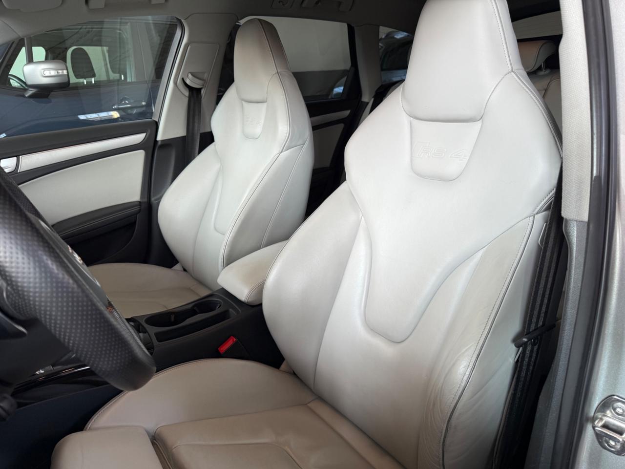 Audi A4 RS 4 Avant 4.2 V8 FSI quattro S tronic