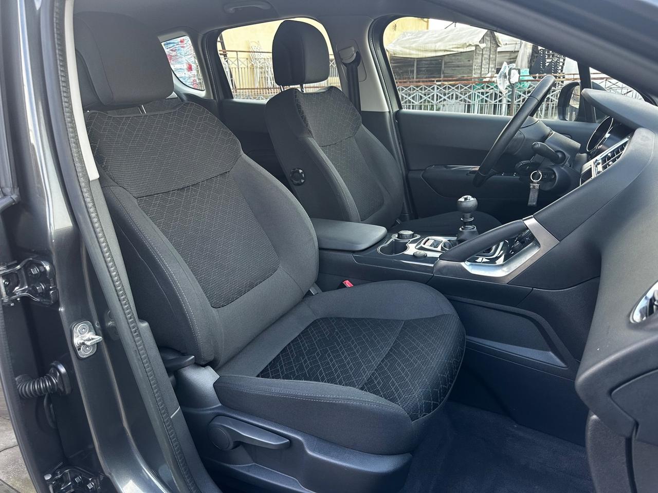 Peugeot 3008 1.6 HDi 115CV Business MY 2014