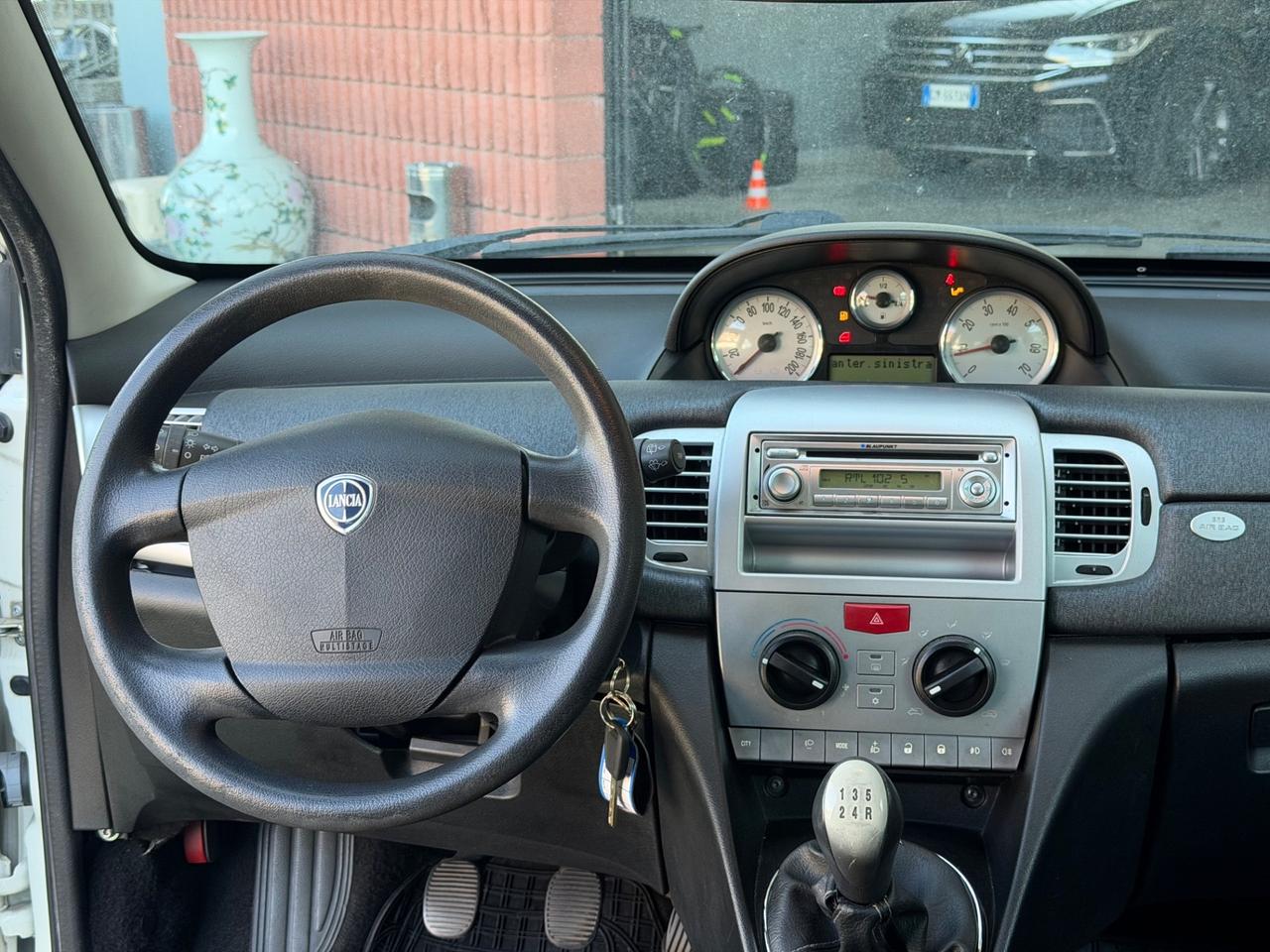 Lancia Ypsilon 1.3 MJT 75 CV Platino