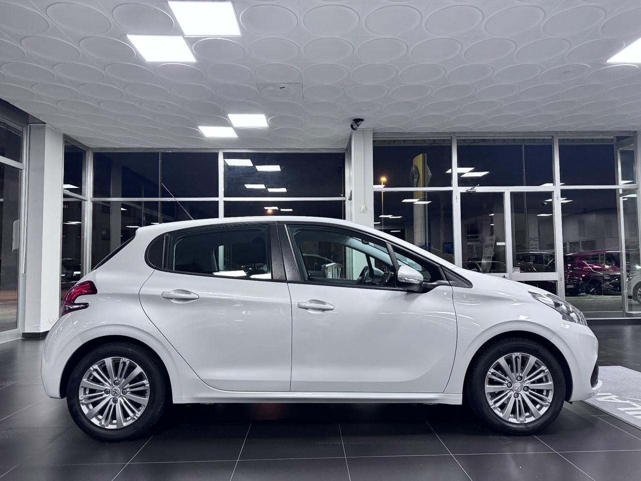 Peugeot 208 PureTech 82 3 porte Allure