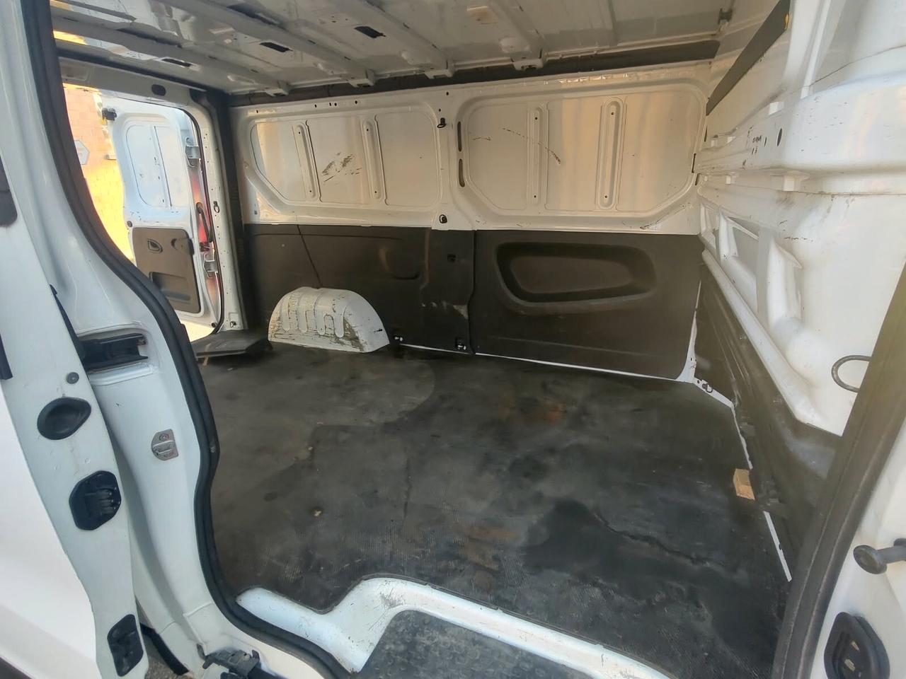 Opel Vivaro 29 L2H1 1.6 BIT. 14O CV EDITION, OK NEOPATENTATI, PREZZO + IVA