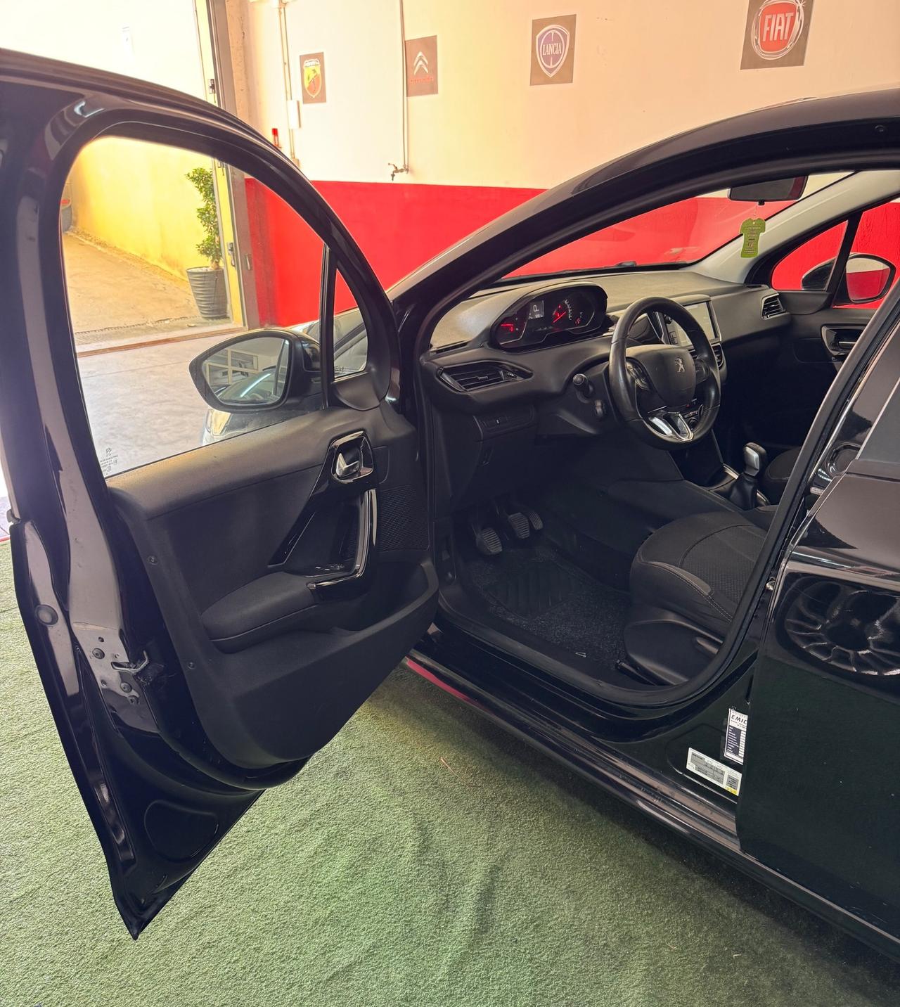 Peugeot 208 1.4 HDi 68 CV 5 porte Access