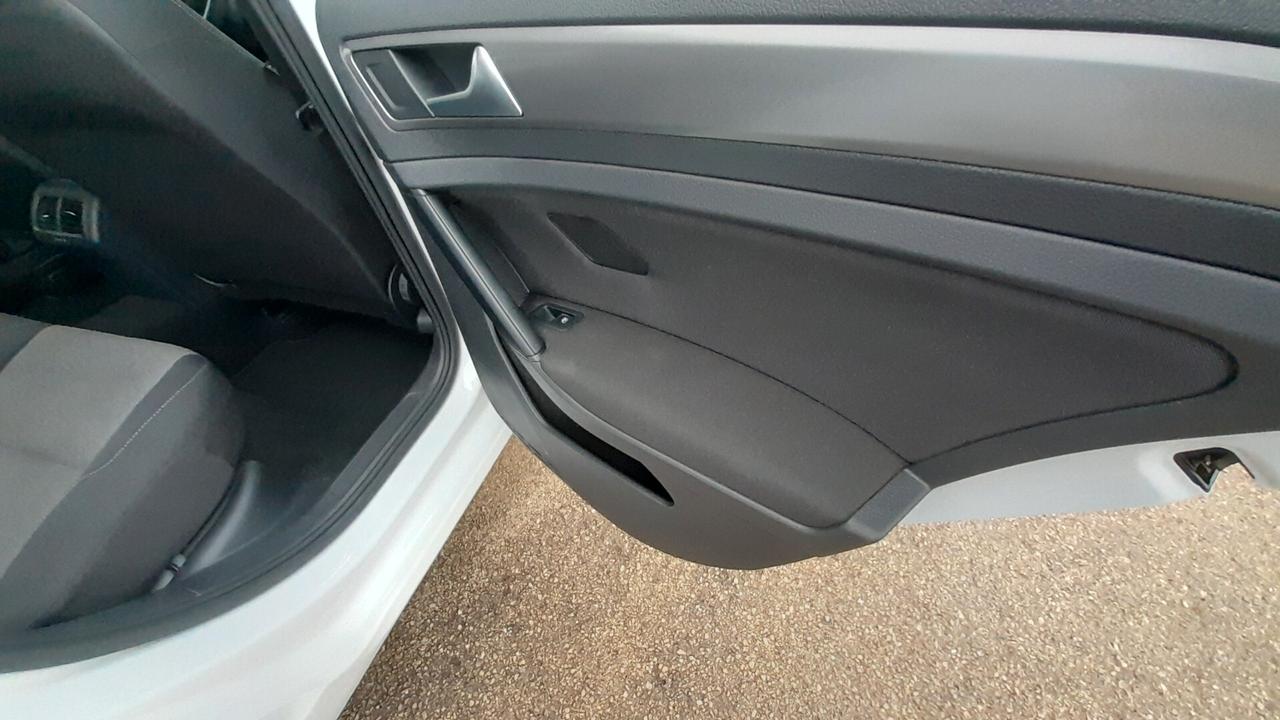 Volkswagen Golf 1.6 TDI 90 CV 5p. Trendline BlueMotion Technology