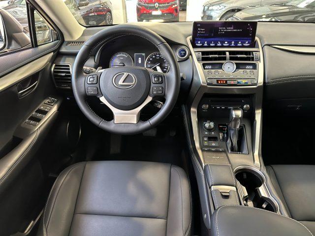 LEXUS NX 300 Hybrid 4WD Luxury - 18" - Camera - Pelle nera