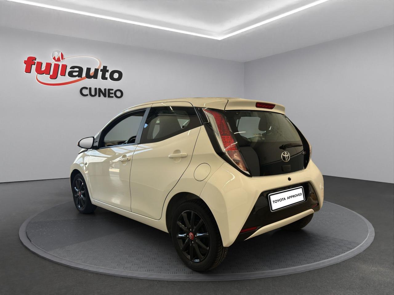 Toyota Aygo 5p 1.0 x-play my15