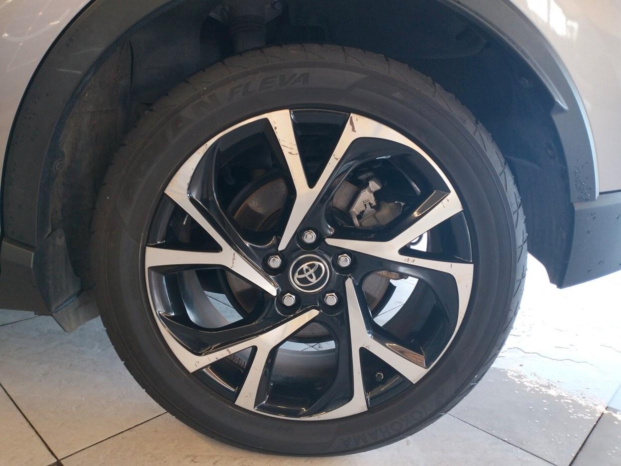 Toyota C-HR 1.8h Lounge 2wd e-cvt